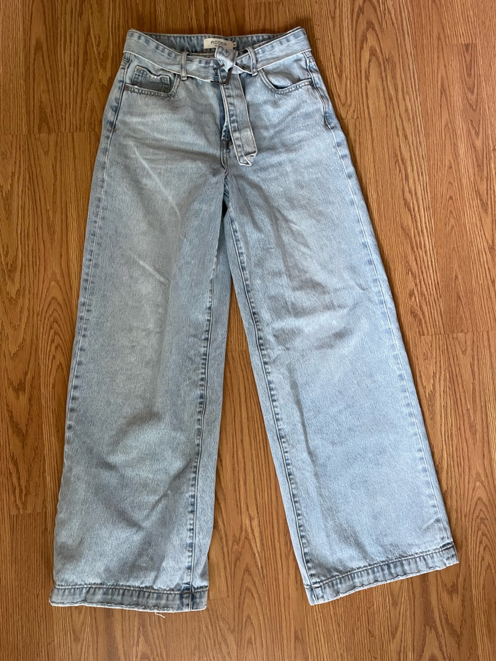 Hidden Jeans with Belt Light Wash Wide Leg Women’s new with out tags